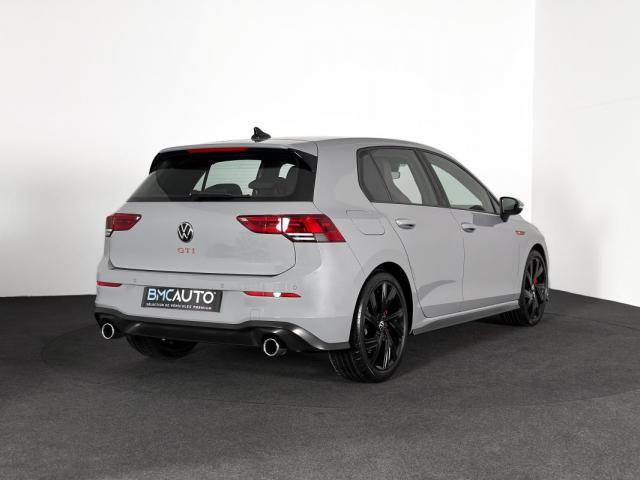 Volkswagen Golf image 9