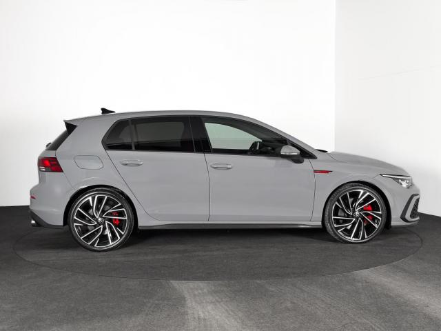 Volkswagen Golf image 6