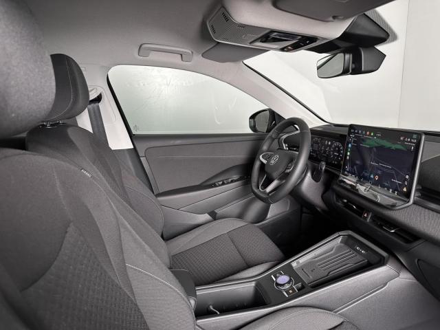 Volkswagen T-Roc image 6