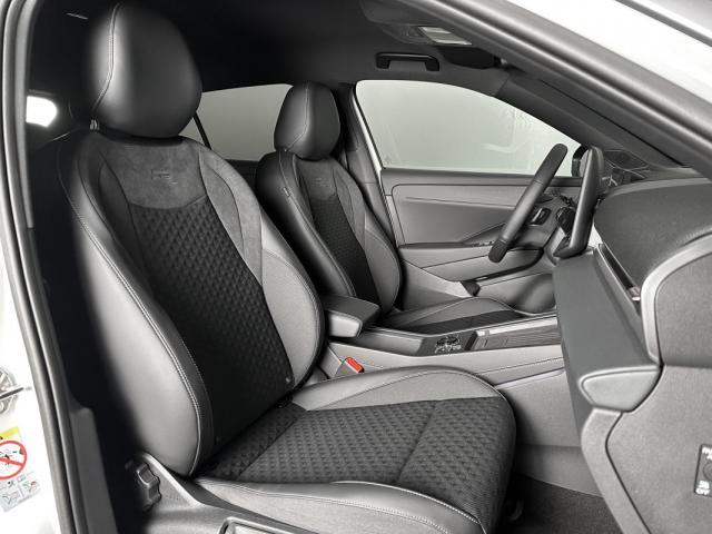 Volkswagen T-Roc image 6