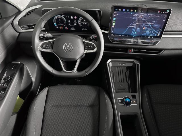 Volkswagen T-Roc image 2