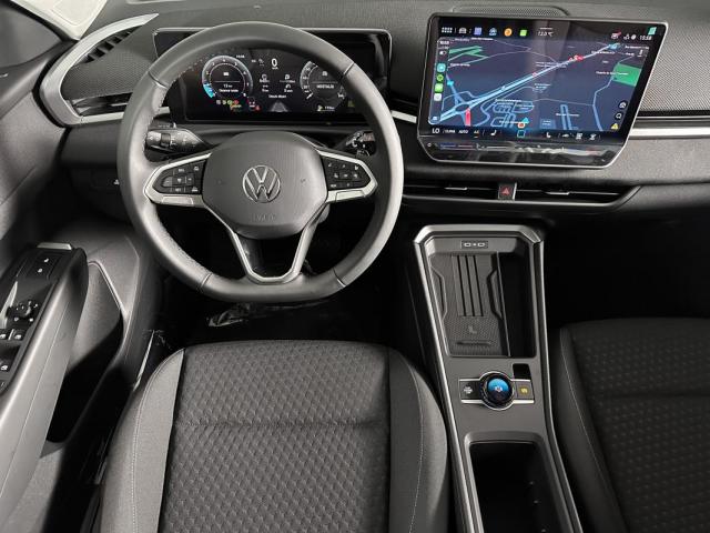 Volkswagen T-Roc image 2