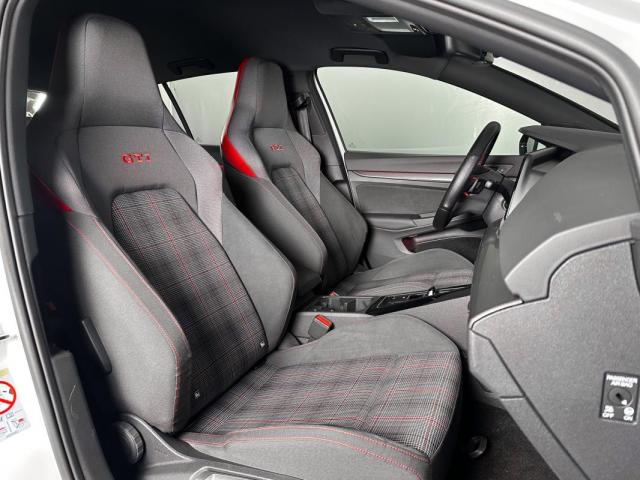 Volkswagen Golf image 6
