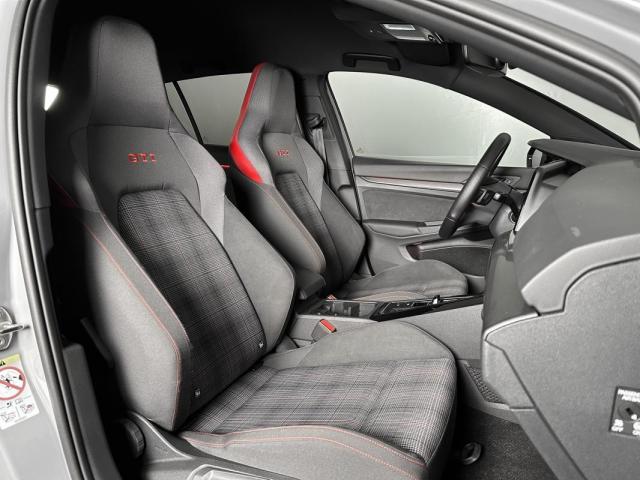 Volkswagen Golf image 3