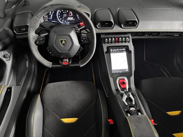 Lamborghini Huracán image 4
