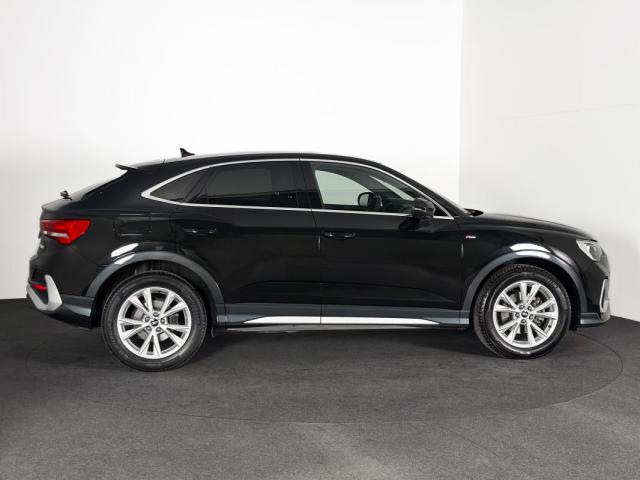 Audi Q3 image 2