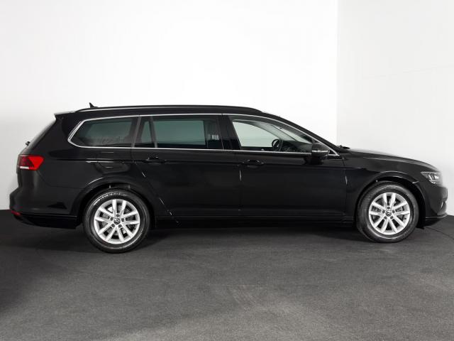 Volkswagen Passat image 5