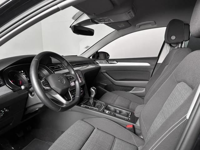Volkswagen Passat image 7