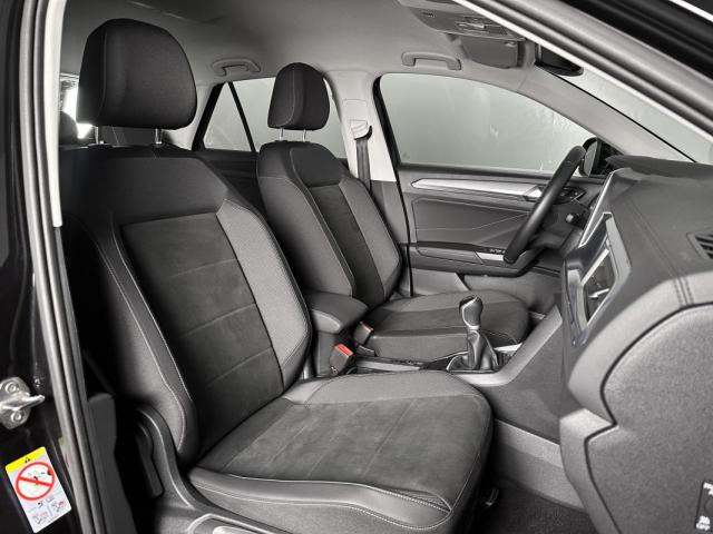 Volkswagen T-Roc image 6