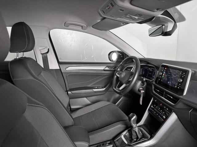 Volkswagen T-Roc image 2
