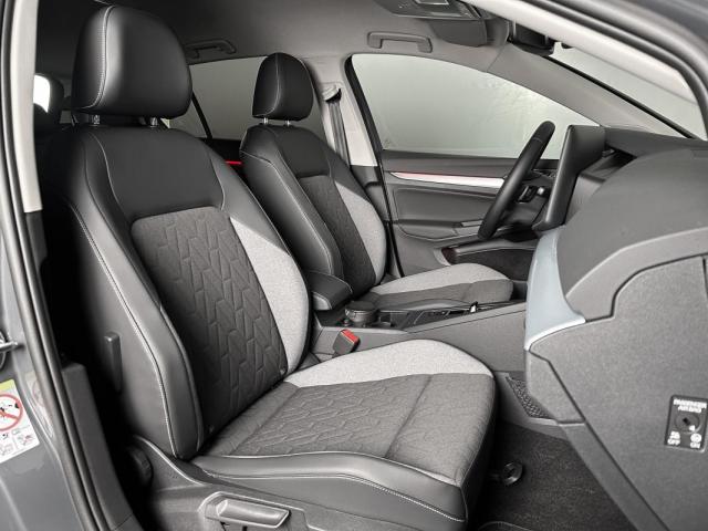 Volkswagen Golf image 9