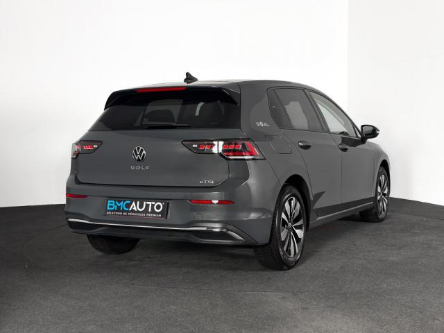 Volkswagen Golf image 2
