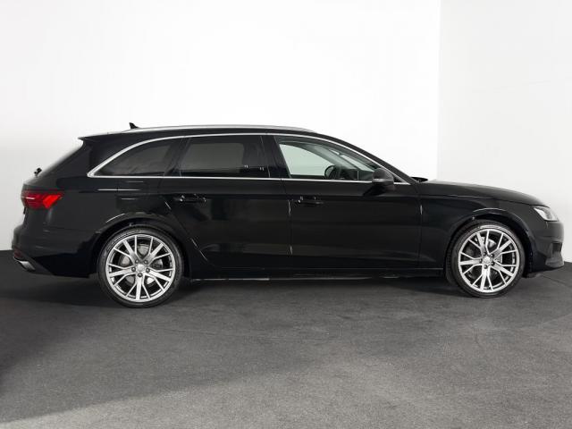 Audi A4 image 7