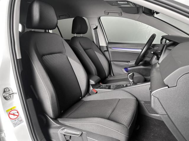 Volkswagen Golf image 8