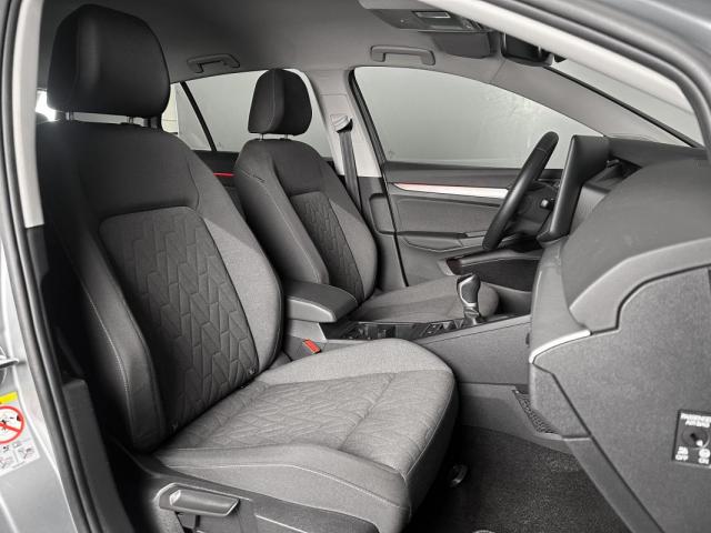 Volkswagen Golf image 8