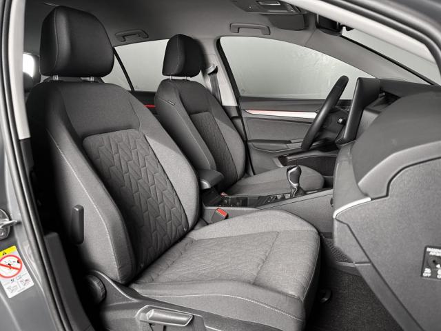 Volkswagen Golf image 8