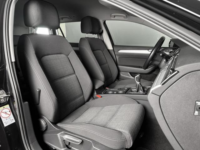 Volkswagen Passat image 3