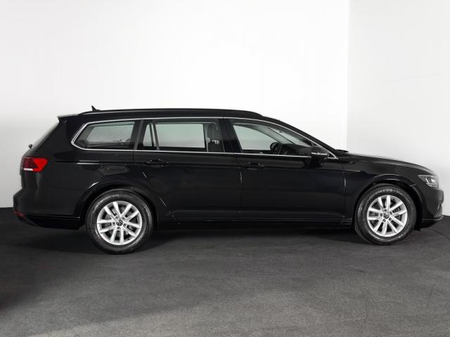 Volkswagen Passat image 2