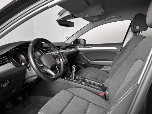 Volkswagen Passat image 6
