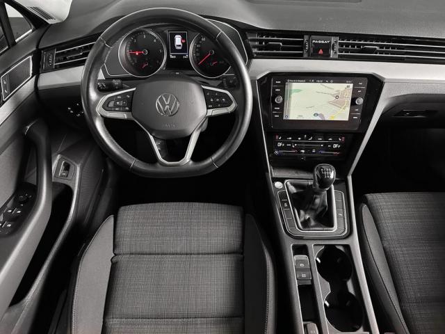 Volkswagen Passat image 7