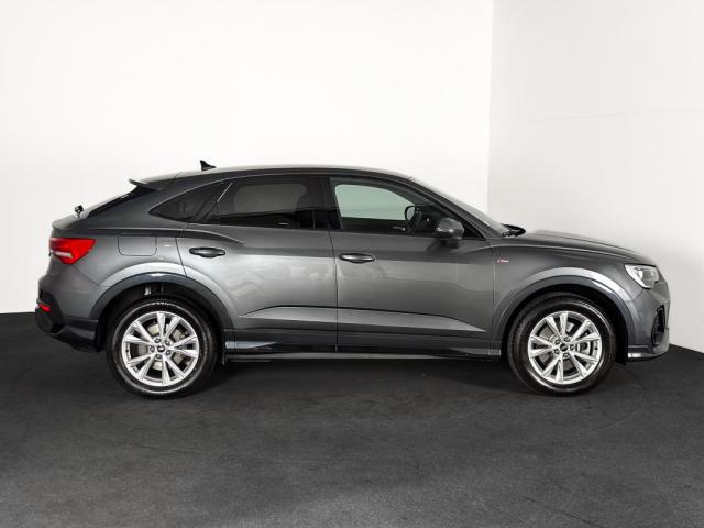 Audi Q3 image 8