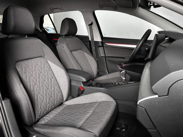 Volkswagen Golf image 8