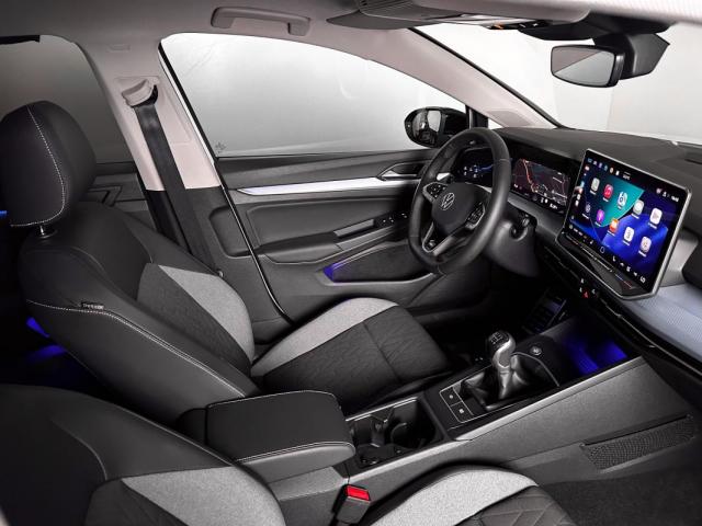 Volkswagen Golf image 9