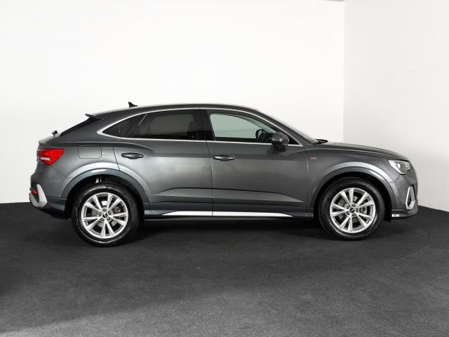Audi Q3 image 2