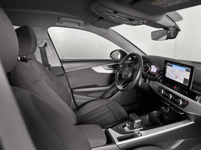 Audi A4 image 4