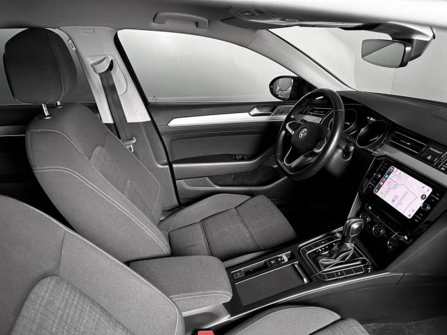Volkswagen Passat image 7