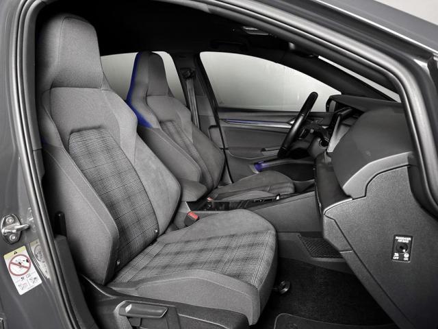 Volkswagen Golf image 6