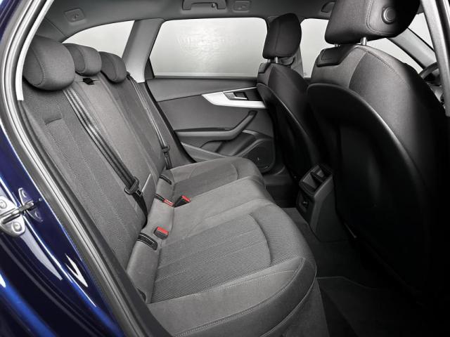 Audi A4 image 9