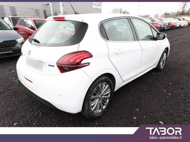 Peugeot 208 image 7