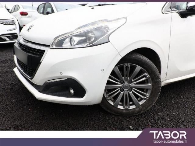 Peugeot 208 image 1