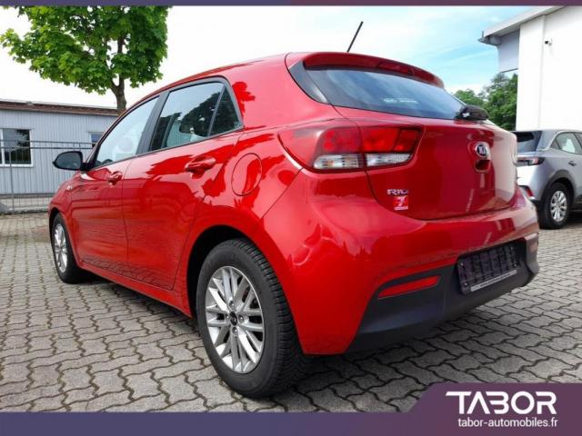 Kia Rio image 8