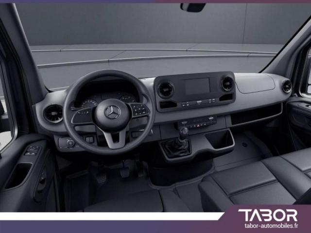 Mercedes Benz Sprinter image 5