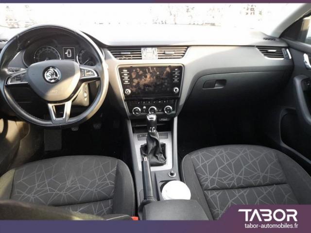 Skoda Octavia image 2