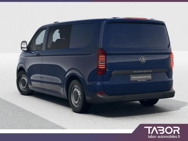 Volkswagen Transporter image 2