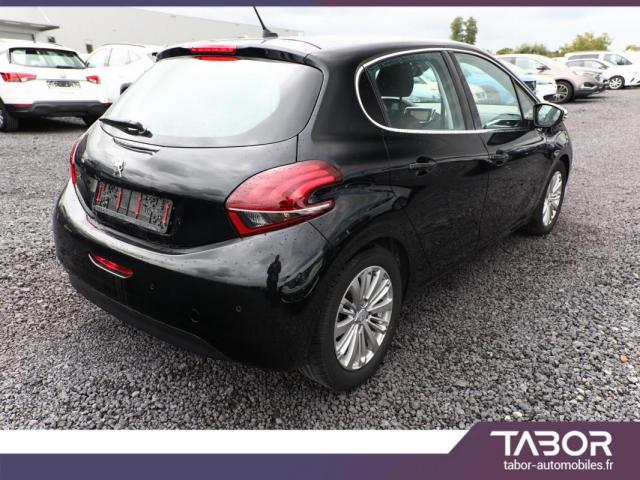 Peugeot 208 image 3