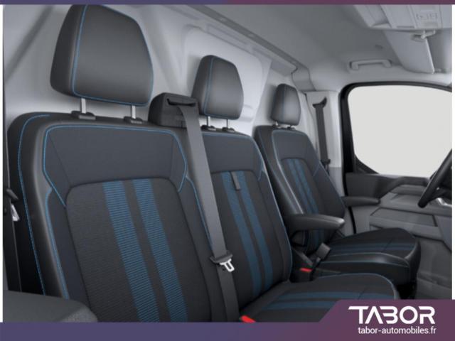 Ford Transit Custom image 2