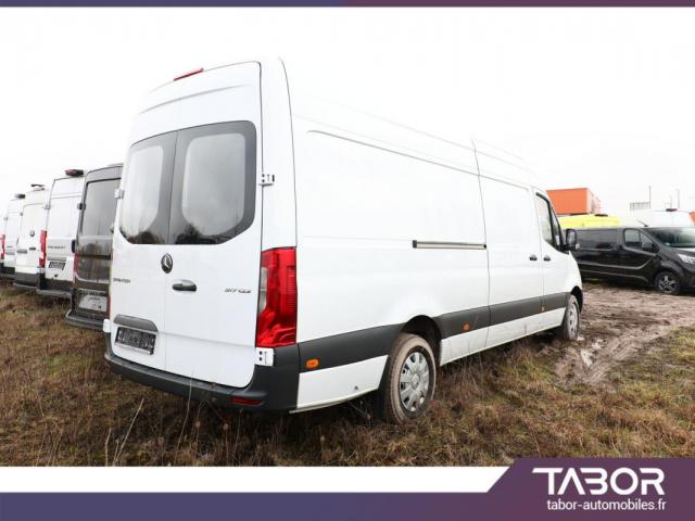 Mercedes Benz Sprinter image 5