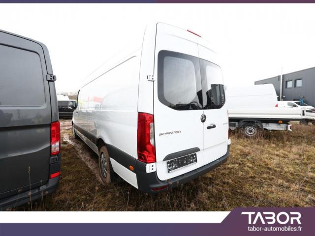 Mercedes Benz Sprinter image 2
