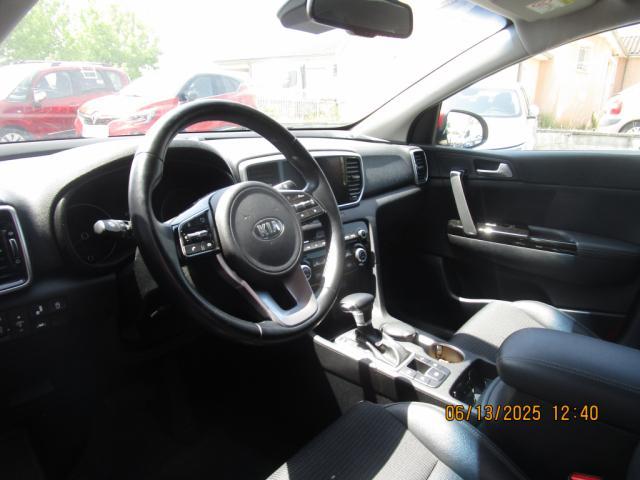 Kia Sportage image 6