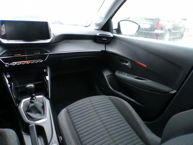 Peugeot 208 image 5