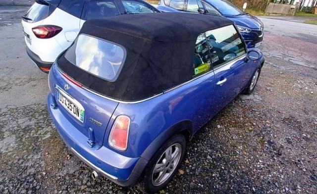 Mini Cabrio image 2