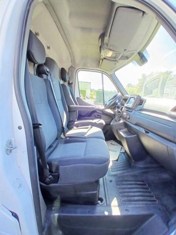 Renault Master image 2