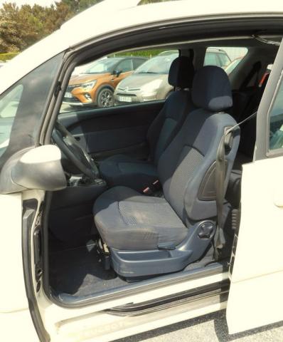 Peugeot 1007 image 6