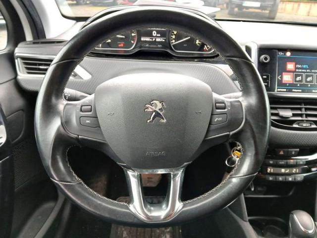 Peugeot 208 image 6