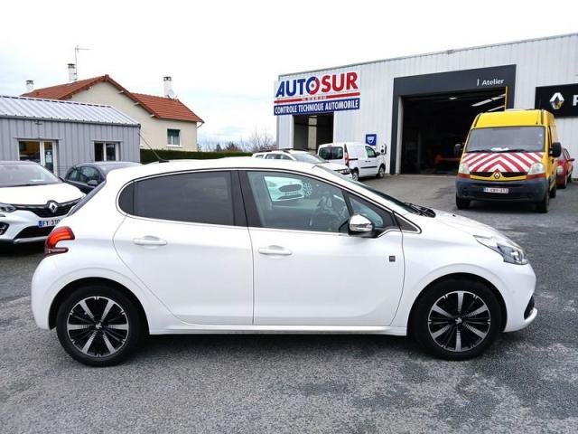 Peugeot 208 image 7