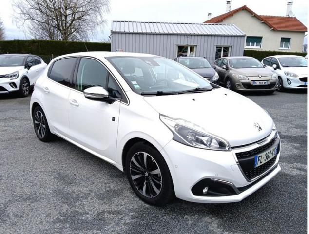 Peugeot 208 image 9